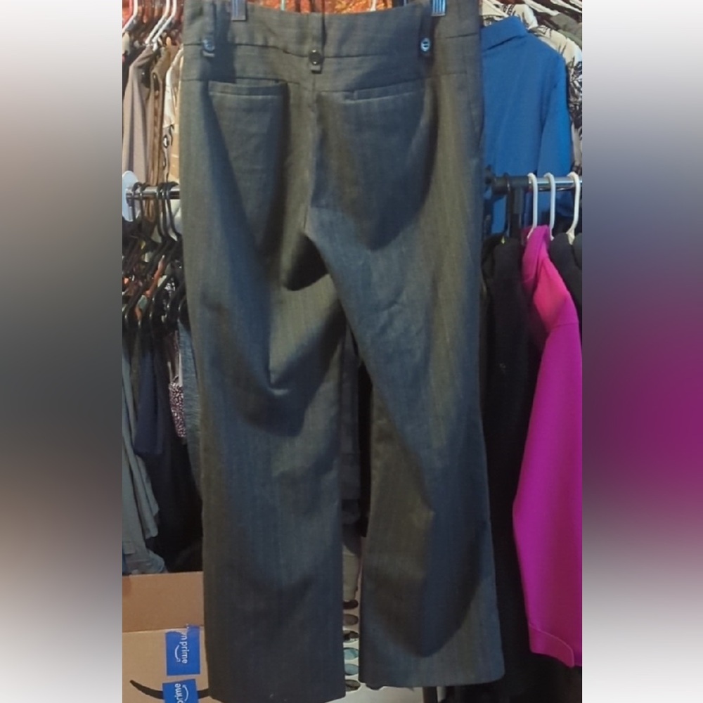 👖✨ Dalia Collection Petite Gray Dress Pants | Size 4 Petite (4P)👖✨ - Picture 2 of 3
